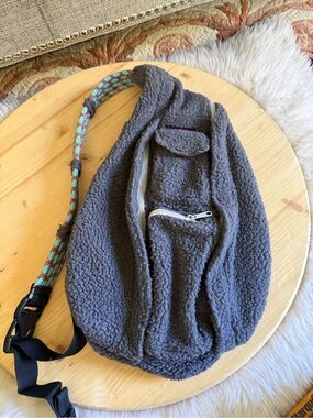 Kavu Sherpa Sling Bag with Aqua Patterned Strap